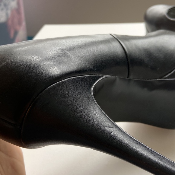 Guess black heels, size 8 - Picture 11 of 13